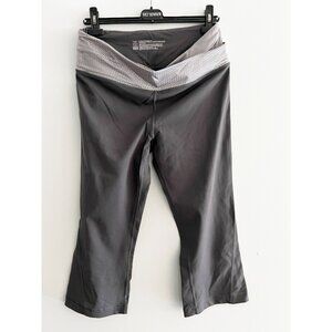 Victoria Secret Activewear Capri Leggins - Grey - Size Large